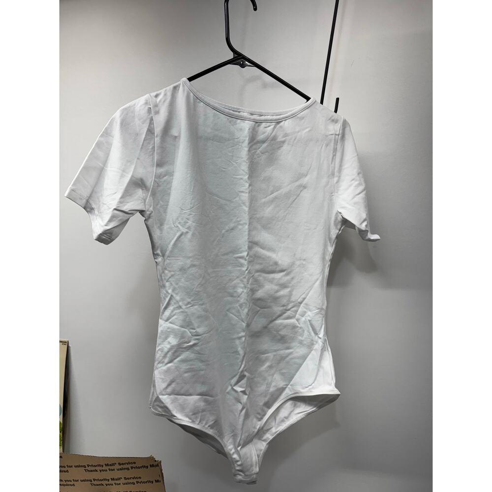 Molldan Women's White short sleeve bodysuit adult basic size XL